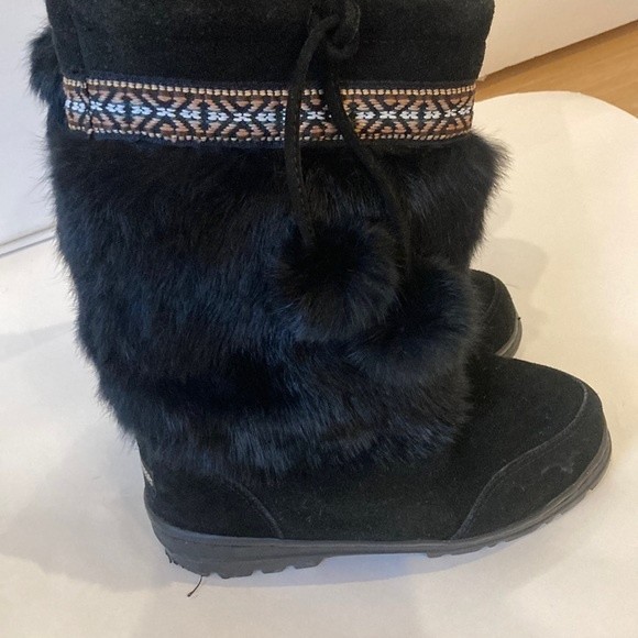Minnetonka faux fur boots size 7 - Picture 3 of 12